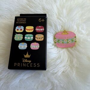 Disney Princess Macaroon Pin - Sleeping Beauty